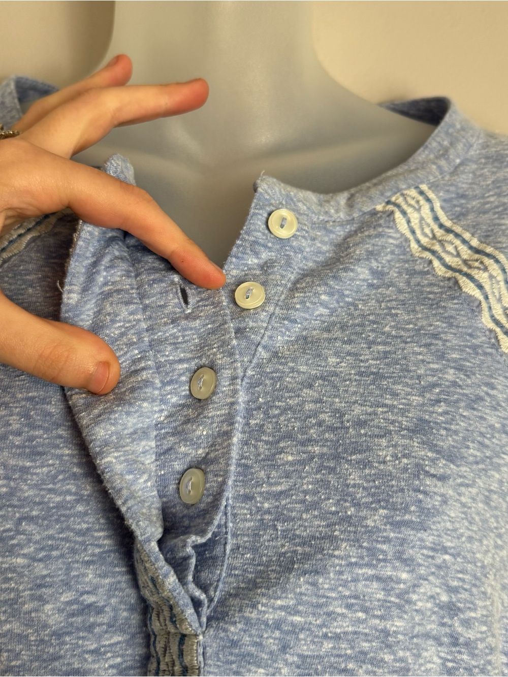 Sundance Embroidered Beaded Light Blue Long Sleeve Lace Trim Henley Top Size L - Picture 5 of 10
